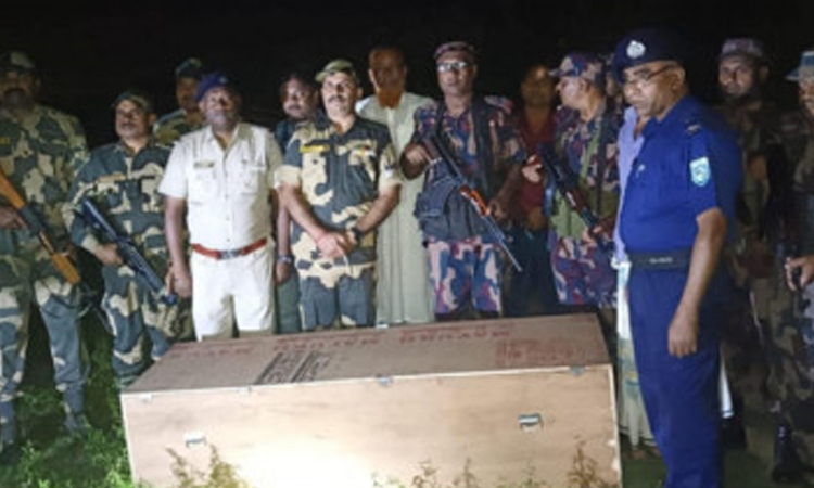 হাতীবান্ধা সীমান্তে বিএসএফের গুলিতে নিহত যুবকের  মরদেহ হস্তান্তর