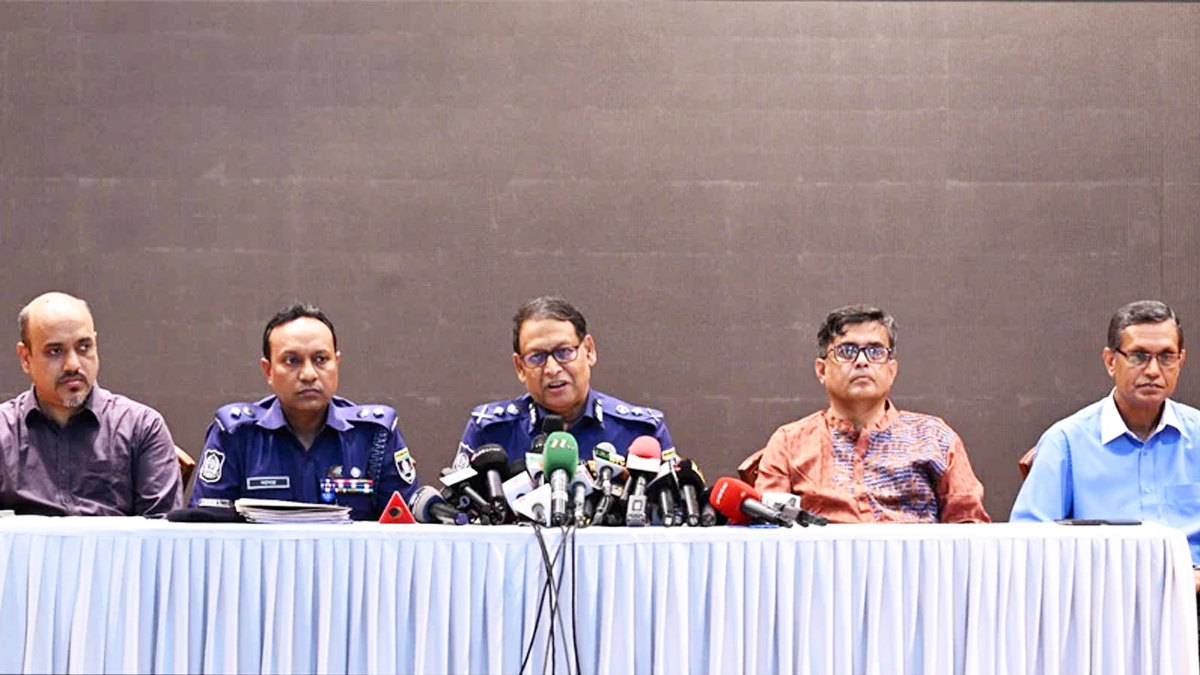মামলা হলেই গ্রেফতার নয়, তদন্তে দায়ভার পেলে ব্যবস্থা: আইজিপি