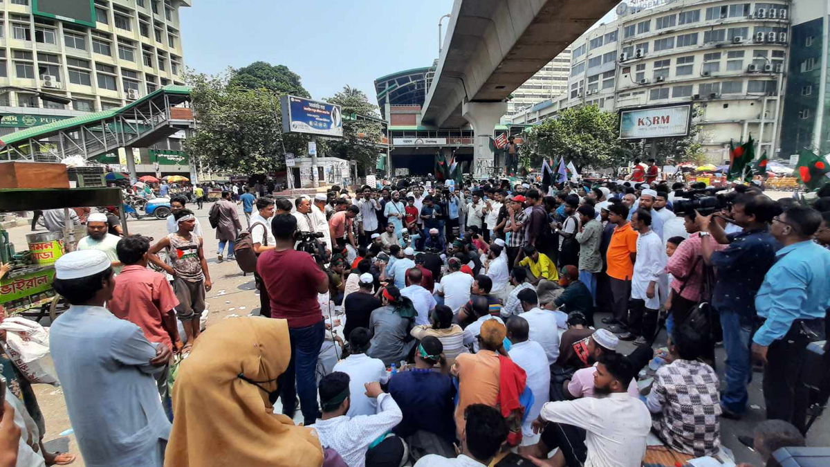 আ. লীগ নিষিদ্ধে ৩৭ ঘণ্টা ধরে চলছে ছাত্র-জনতার আন্দোলন