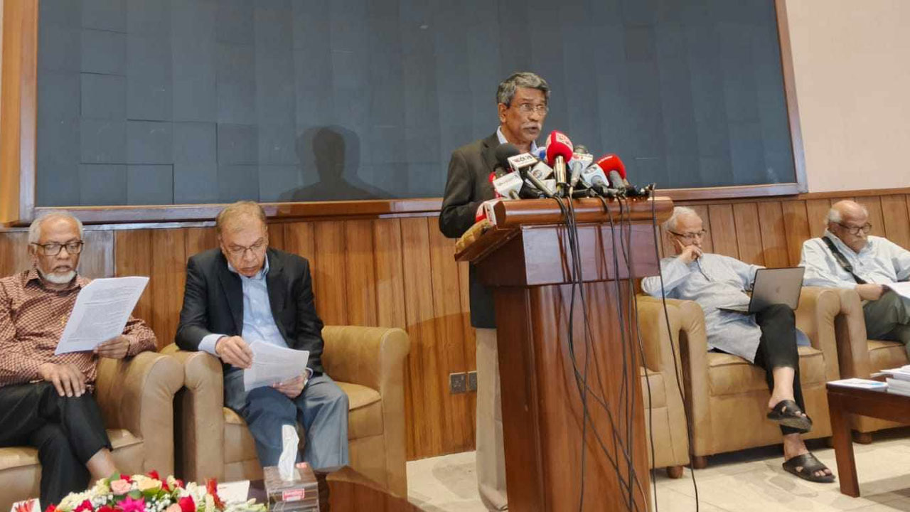 তত্ত্বাবধায়ক সরকার পুনঃপ্রতিষ্ঠায় কোনো দ্বিমত নেই : আলী রীয়াজ