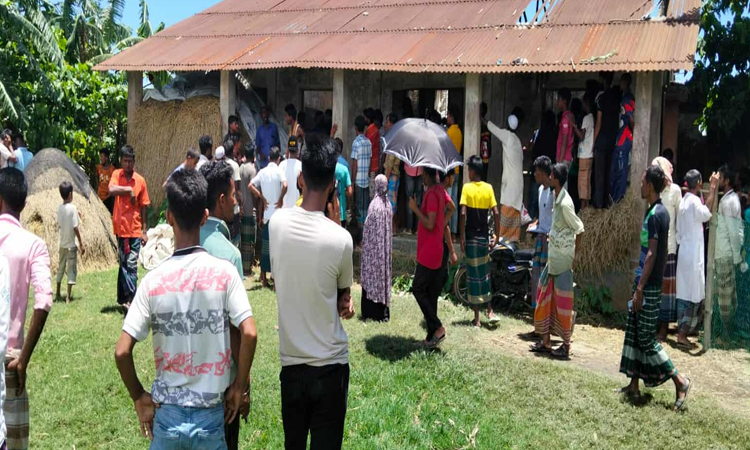 নেত্রকোনায় অটোরিকশা চালকের গলাকাটা লাশ উদ্ধার: পরিকল্পিত হত্যাকাণ্ডের আশঙ্কা