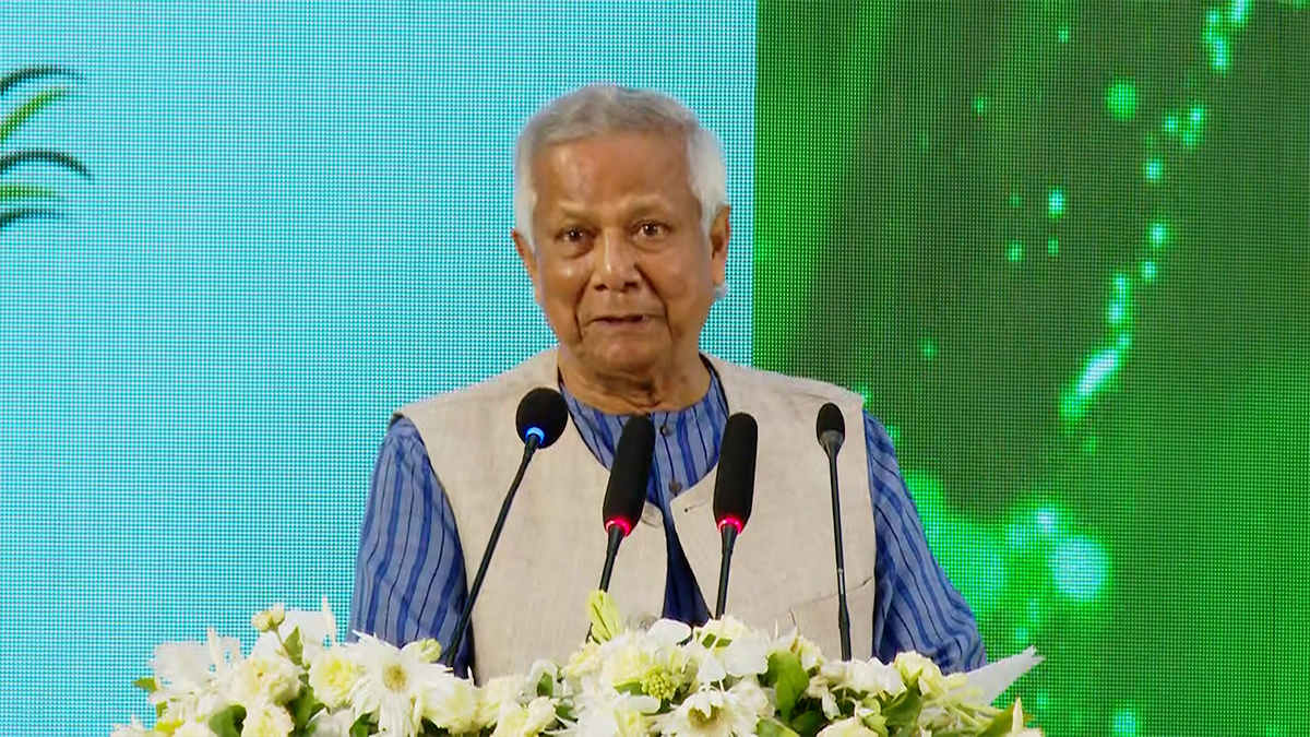 জলবায়ু পরিবর্তন মোকাবেলায় তরুণদের এগিয়ে আসতে হবে: বিশ্ব পরিবেশ দিবসের অনুষ্ঠানে ড. ইউনূস