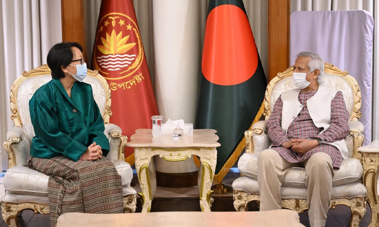 ভুটানের নবনিযুক্ত রাষ্ট্রদূতের সঙ্গে প্রধান উপদেষ্টার সাক্ষাৎ