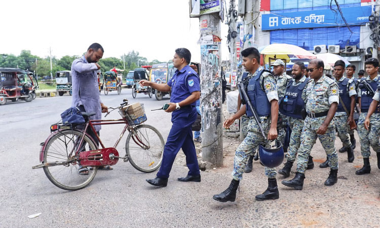 গোপালগঞ্জে পুলিশের দুই মামলায় গ্রেপ্তার অন্তত ৯০