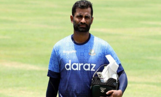 মাঠেই অসুস্থ হয়ে লুটিয়ে পড়লেন তামিম, নেয়া হলো হাসপাতালে