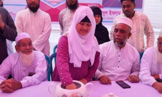 বিনা খরচে ওমরাহ করার সুযোগ পেলেন ২ ইমাম