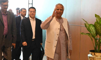 চীনের উদ্দেশে ঢাকা ছেড়েছেন প্রধান উপদেষ্টা