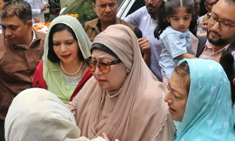 খালেদা জিয়া নিজ বাসভবন ‘ফিরোজা’য় পৌঁছেছেন