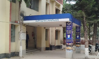 লালমনিরহাটে গলায় ফাঁস দিয়ে ভ্যান চালকের আত্মহত্যা