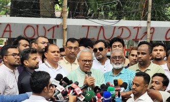 অন্তর্বর্তী সরকারকে ডানে-বামে তাকিয়ে দেশ শাসন করতে বললেন রিজভী