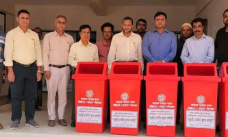 ভালুকায় ডাস্টবিন স্থাপন: নাগরিক সচেতনতা বাড়াতে ইউএনওর আহ্বান