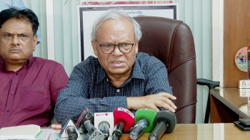 গোটা জাতি লন্ডনের দিকে তাকিয়ে, আলোচনার মাধ্যমে নির্বাচনের তারিখ নিয়ে সিদ্ধান্ত: রিজভী