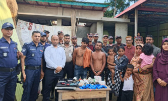 আখাউড়ায় যৌথ বাহিনীর অভিযানে মাদক ও একাধিক মোবাইল-ল্যাপটপ সহ আটক ৫