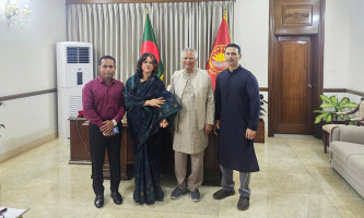 বোন শারমিন আহমদকে নিয়ে প্রধান উপদেষ্টার সঙ্গে দেখা করলেন সোহেল তাজ