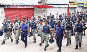 ৩ ঘণ্টা শিথিলের পর আবার কারফিউ, বিপাকে গোপালগঞ্জের ব্যবসায়ীরা