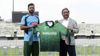 এবার নিলামে মাশরাফির জার্সি, অর্থ ব্যয় হবে স্বাস্থ্যসেবায়